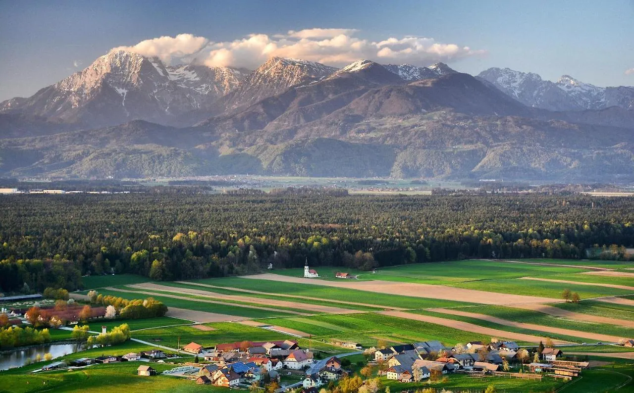 Hotel Baron Smlednik 3*,  Slovenia